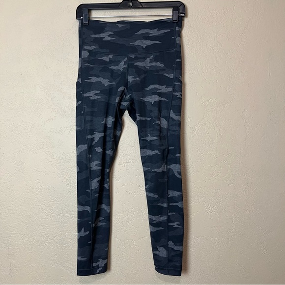 Athleta Camo Gray /black mid rise pull on Leggings Camouflage Size Small - Picture 12 of 14
